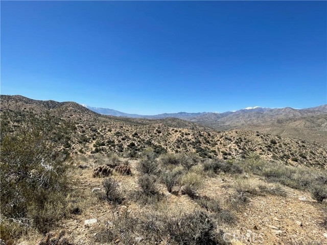 Detail Gallery Image 3 of 13 For 54589 Hoopa Trail, Yucca Valley,  CA 92284 - – Beds | – Baths