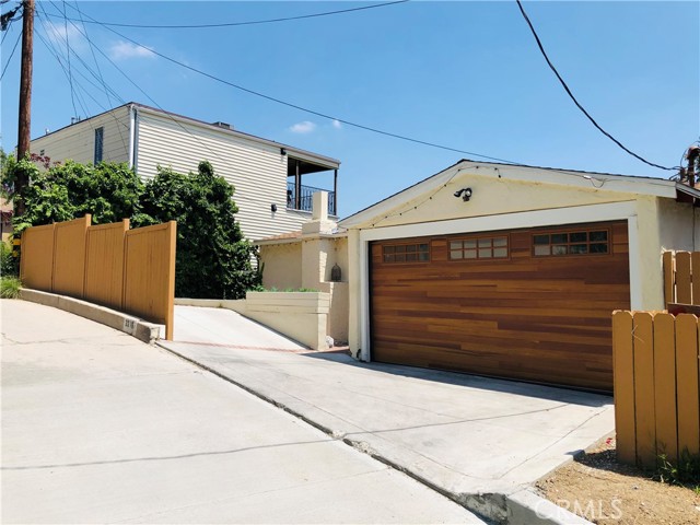 2366 Lyric AVE