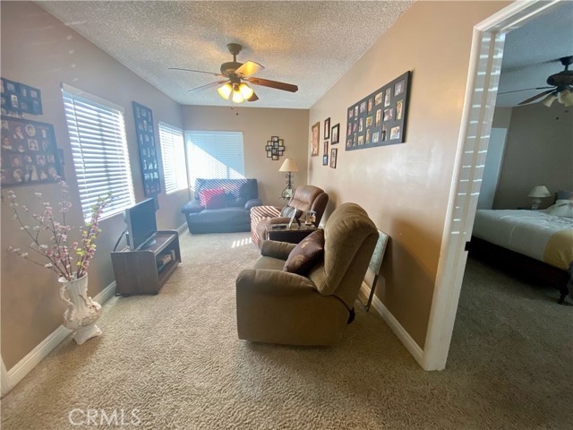 049d6963 5fa3 4005 9b5b 3284d3802211