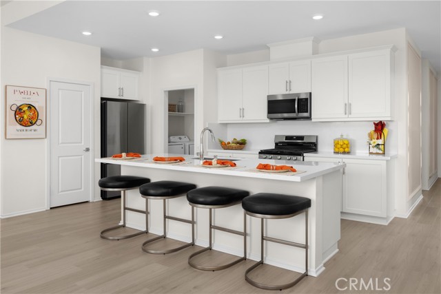 Detail Gallery Image 3 of 17 For 27714 Diamond View, Menifee,  CA 92585 - 5 Beds | 3 Baths