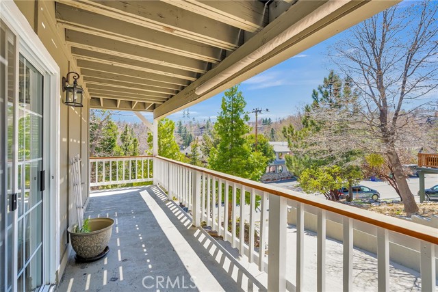 Detail Gallery Image 9 of 52 For 28194 Grenoble Ln, Lake Arrowhead,  CA 92352 - 3 Beds | 2/1 Baths