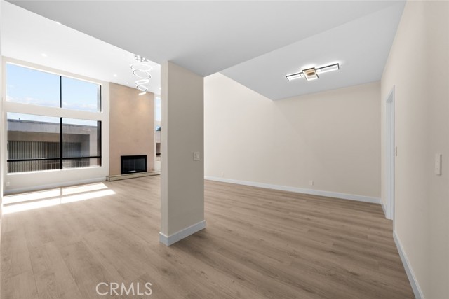 4641 Fulton Avenue, Sherman Oaks CA: https://media.crmls.org/medias/049e1854-1678-4c9a-8af2-f1d48bc1964c.jpg