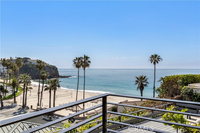 86 Emerald Bay, Laguna Beach CA: https://media.crmls.org/medias/049e1f23-bbd4-4a64-9736-5d06aaf02f2a.jpg