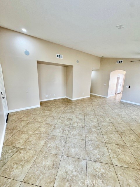 Detail Gallery Image 11 of 42 For 5220 Holstein Way, Jurupa Valley,  CA 92509 - 3 Beds | 2 Baths