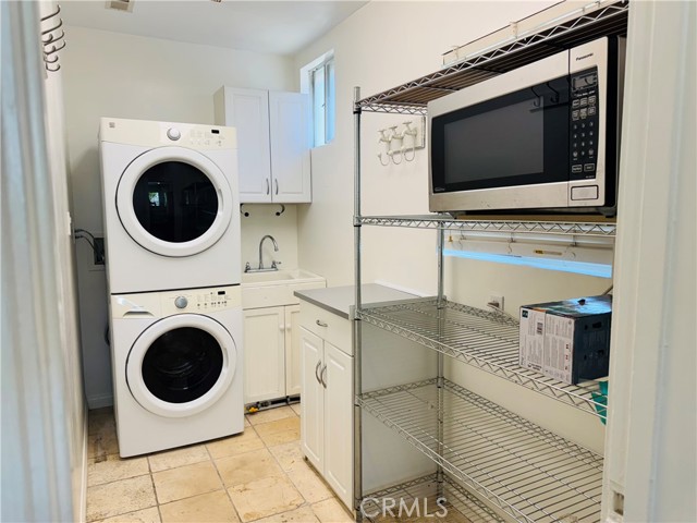 6002 Greenbush Avenue, Valley Glen CA: https://media.crmls.org/medias/049e50cb-250b-4a86-a802-6329792acc3d.jpg