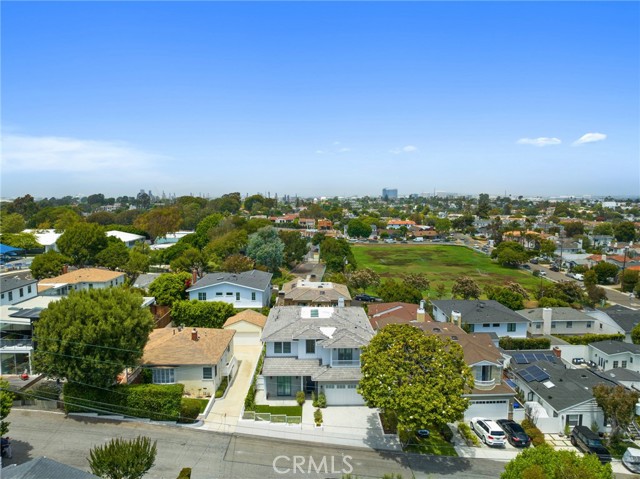 849 12th Court, Manhattan Beach, California 90266, 5 Bedrooms Bedrooms, ,5 BathroomsBathrooms,Residential,Sold,12th,SB22146383