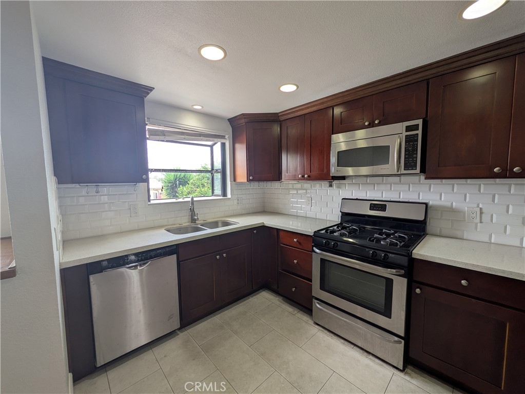 1852 W 145th