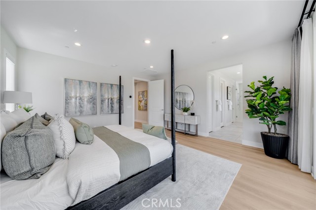 211 Wild Flower, Lake Forest CA: https://media.crmls.org/medias/049fcce7-4d4f-47cd-acd7-81f7102fd26e.jpg
