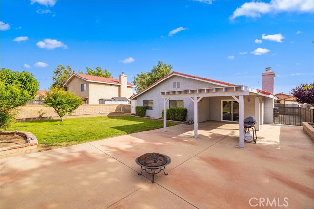 Detail Gallery Image 23 of 26 For 1819 Acosta Ave, Lancaster,  CA 93535 - 3 Beds | 2 Baths