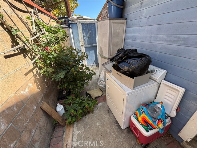218 N Broadway, Redondo Beach CA: https://media.crmls.org/medias/04a10073-aec5-449f-af40-2851f40ed6a3.jpg