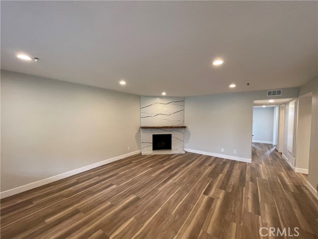 Detail Gallery Image 11 of 26 For 7715 Newman Ave #104,  Huntington Beach,  CA 92647 - 2 Beds | 2 Baths