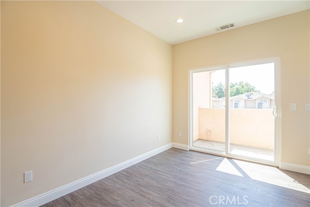 9246 Cedros Avenue, Panorama City CA: https://media.crmls.org/medias/04a1bba1-3e3b-4c57-8db5-aad9f6709943.jpg