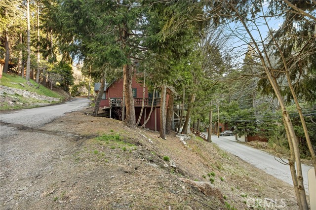 725 Golden, Lake Arrowhead, CA 92352