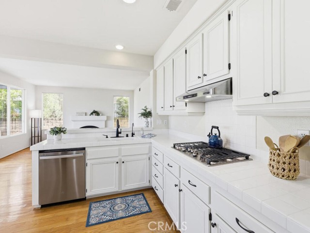 Detail Gallery Image 11 of 58 For 18 Hawk Hill, Mission Viejo,  CA 92692 - 4 Beds | 3 Baths