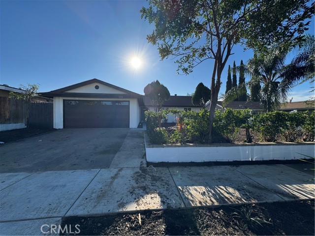 Detail Gallery Image 5 of 11 For 13136 Harlow, Corona,  CA 92879 - 4 Beds | 2 Baths