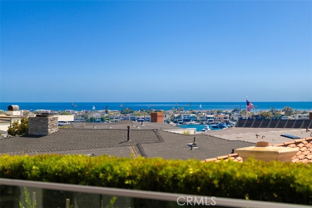 1501 Serenade, Corona del Mar CA: https://media.crmls.org/medias/04a2d4b5-64e5-4500-9063-87cf0582ff46.jpg