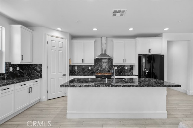 Detail Gallery Image 6 of 45 For 24205 Selwood Dr, Corona,  CA 92883 - 3 Beds | 2 Baths