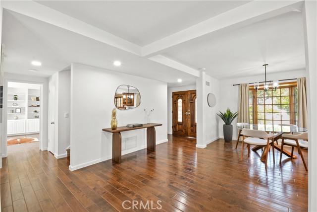 16091 Gold Circle, Huntington Beach CA: https://media.crmls.org/medias/04a37c98-cb6d-4bf8-88f7-b0c9819a7d8e.jpg