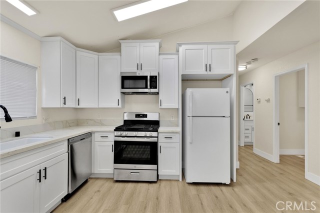 Detail Gallery Image 10 of 30 For 24939 Camino Del Norte, Barstow,  CA 92311 - 3 Beds | 2 Baths