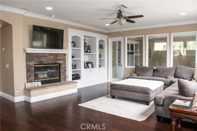 1671 Fairway Drive, Corona CA: https://media.crmls.org/medias/04a4be54-dc2c-44f6-9d35-e45de0e193cd.jpg