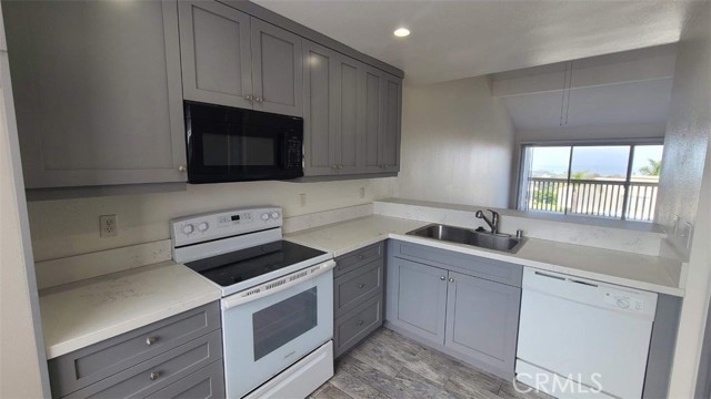 Photo #8: OC23188592 Listing 