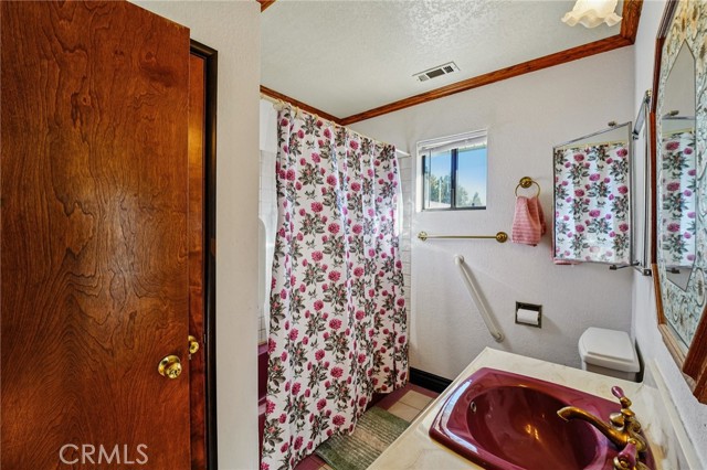 Detail Gallery Image 11 of 27 For 21520 Peak Cir, Cedarpines Park,  CA 92322 - 3 Beds | 2/1 Baths