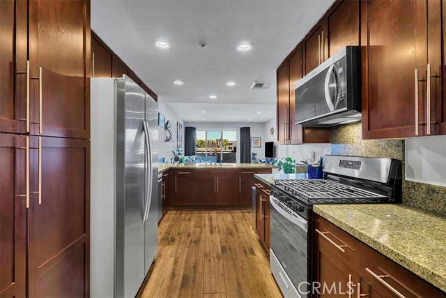 Image 21 of 75 For 300 4th Street 214