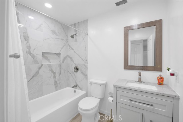 29817 Sloop Drive, Canyon Lake CA: https://media.crmls.org/medias/04a53ba5-feac-445e-95c9-c7437ee4d645.jpg
