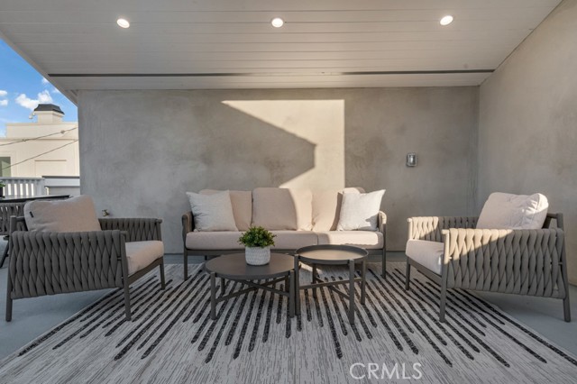 58 66th Place, Long Beach CA: https://media.crmls.org/medias/04a562aa-93a2-4dcf-bb92-576988e7ccb6.jpg