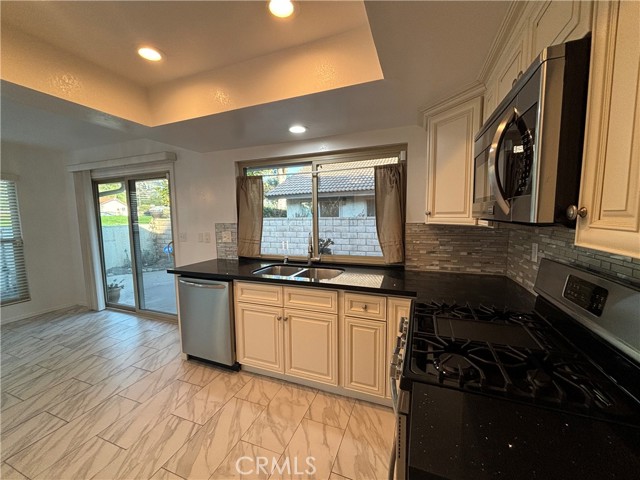 Detail Gallery Image 10 of 24 For 104 Oak Forest Cir, Glendora,  CA 91741 - 2 Beds | 2 Baths