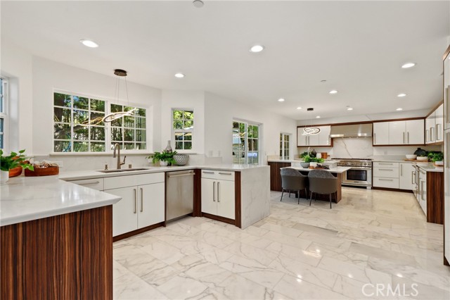 Detail Gallery Image 13 of 56 For 35242 Vista De Todo, Dana Point,  CA 92624 - 6 Beds | 6/2 Baths