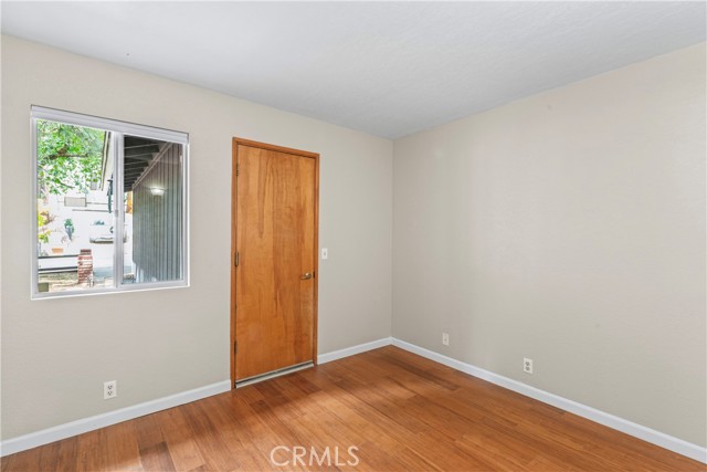 1381 Blackfoot W Trail, Lake Arrowhead CA: https://media.crmls.org/medias/04a77e3d-7667-4fad-8cdd-f492e0d8d4ea.jpg