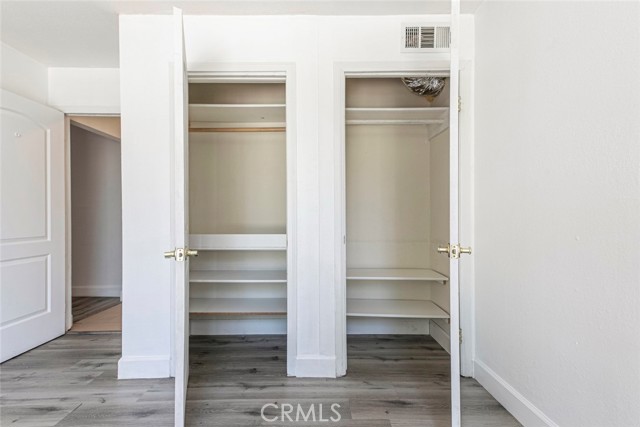 10058 Sunland Boulevard, Sunland CA: https://media.crmls.org/medias/04a83537-ec39-4654-b625-59d853fbca92.jpg