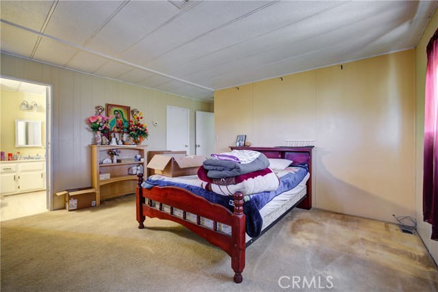 3700 Buchanan Street, Riverside CA: https://media.crmls.org/medias/04a84202-b6d5-43de-8c06-24118d129ef9.jpg