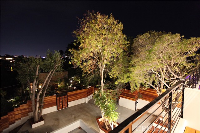 1220 Thorn W, San Diego CA: https://media.crmls.org/medias/04a8c9ee-531f-464a-89a9-04785bd2a7df.jpg
