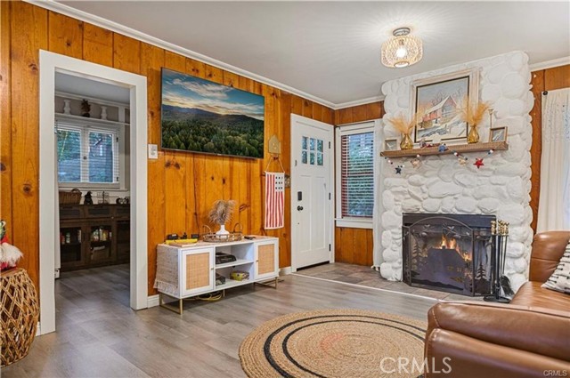 25576 Hi Lane, Twin Peaks CA: https://media.crmls.org/medias/04aa3f80-15f1-4f18-969f-1492b3b586e4.jpg