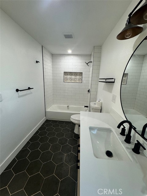 Detail Gallery Image 11 of 35 For 1805 Martin Luther King Bld, Riverside,  CA 92507 - 5 Beds | 2/1 Baths