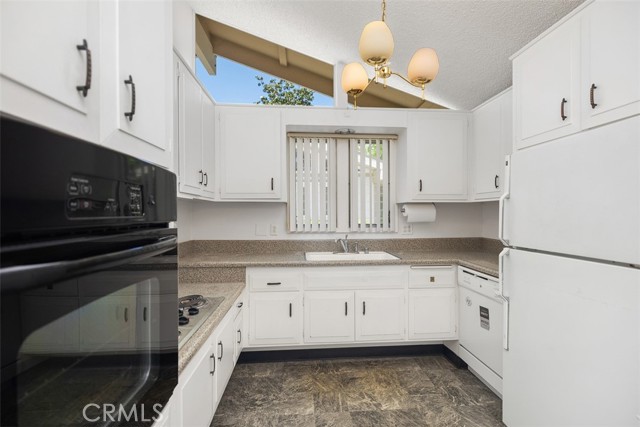 Detail Gallery Image 18 of 40 For 542 via Estrada a,  Laguna Woods,  CA 92637 - 2 Beds | 2 Baths