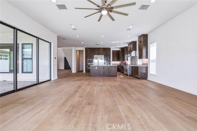 Detail Gallery Image 12 of 38 For 10542 Wood Briar Ct, Chatsworth,  CA 91311 - 5 Beds | 5/1 Baths