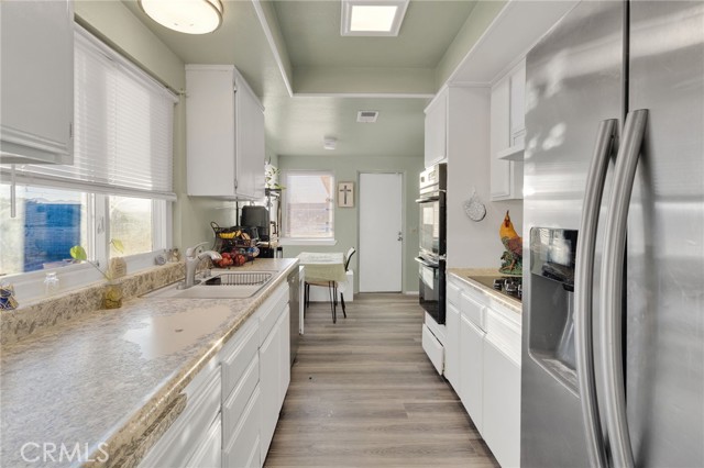 Detail Gallery Image 13 of 40 For 13167 Olathe Rd, Apple Valley,  CA 92308 - 4 Beds | 2 Baths