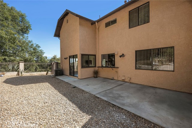 Detail Gallery Image 8 of 48 For 2053 Fullerton Rd, La Habra Heights,  CA 90631 - 4 Beds | 3 Baths