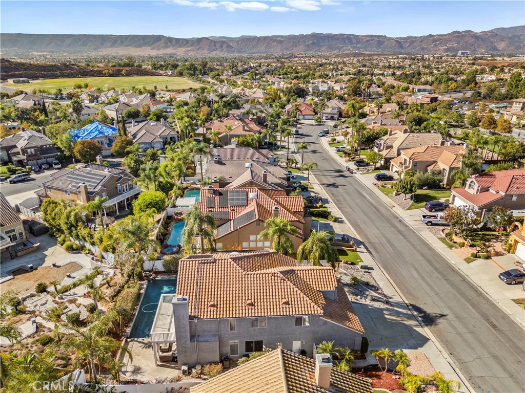https://media.crmls.org/medias/04aff058-3764-438f-88a9-a6f7442aa9e4.jpg?preset=X-Large