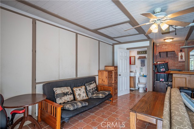 2033 E Duell Street, Glendora CA: https://media.crmls.org/medias/04b0f43c-c880-4931-af43-8fea0b839b99.jpg