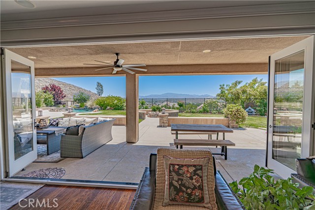 22348 Driftwood Court, Saugus CA: https://media.crmls.org/medias/04b14728-ad32-487e-9dc0-87446920afba.jpg