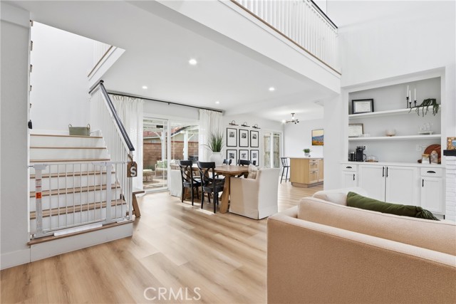 Detail Gallery Image 4 of 49 For 29161 Corales, Canyon Country,  CA 91387 - 3 Beds | 3 Baths