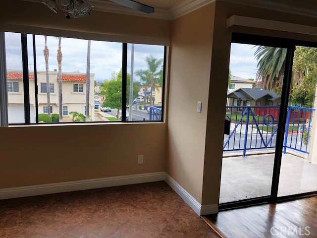 1110 W 10th Street, San Pedro CA: https://media.crmls.org/medias/04b1c654-4435-4f91-bade-8529cbb29fcd.jpg