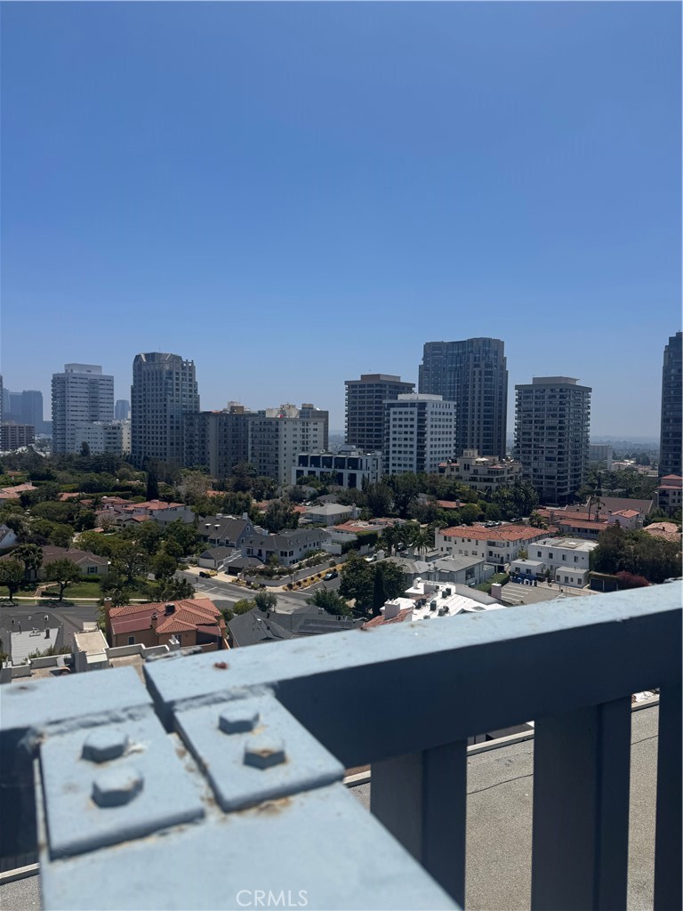 https://media.crmls.org/medias/04b2455f-254a-478b-b835-8de47077c373.jpg?preset=X-Large