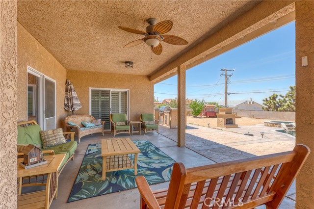 Detail Gallery Image 22 of 74 For 58598 Santa Maria Dr, Yucca Valley,  CA 92284 - 4 Beds | 3 Baths