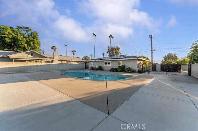 9646 Palmetto Avenue, Fontana CA: https://media.crmls.org/medias/04b2872f-70a0-4141-9bf8-ec392dcec038.jpg