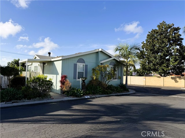 Detail Gallery Image 6 of 6 For 8200 Bolsa Ave #3,  Midway City,  CA 92655 - 4 Beds | 2 Baths